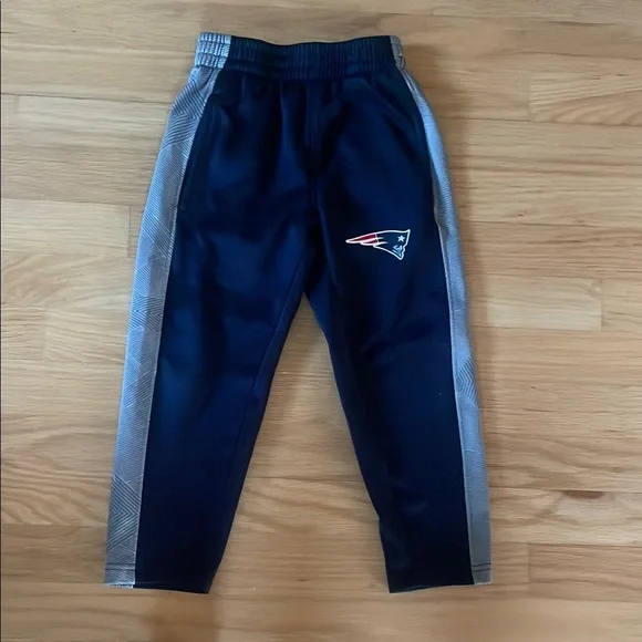 Kids NE PATRIOTS NFL Super bow athletic sweatpants, size 4/5 - Picture 1 of 5